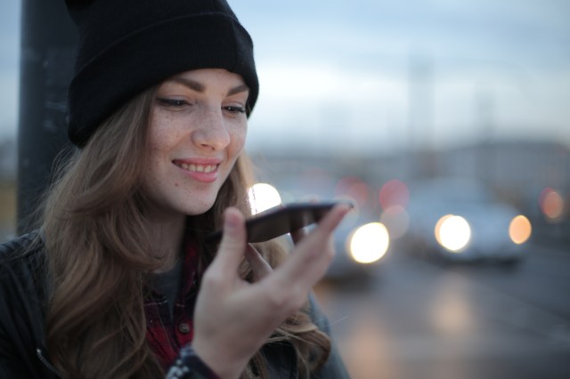 The Step-by-Step Guide to Optimize Your eCommerce Store for Voice Search 1 convenient-operation-of-voice-search