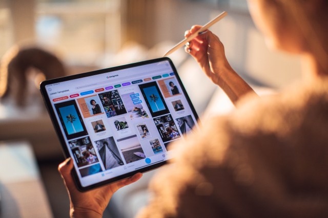 How to Integrate AR Into Your WooCommerce Store 3 ar-in-online-clothing-stores